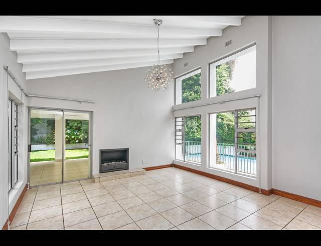 3 BEDROOM CLUSTER FOR SALE IN STRATHAVON